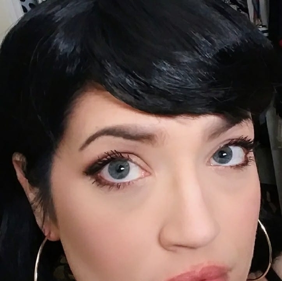 Meet your Posher, Steph - Picture 1 of 1